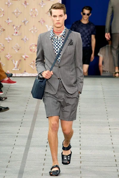 Look 31